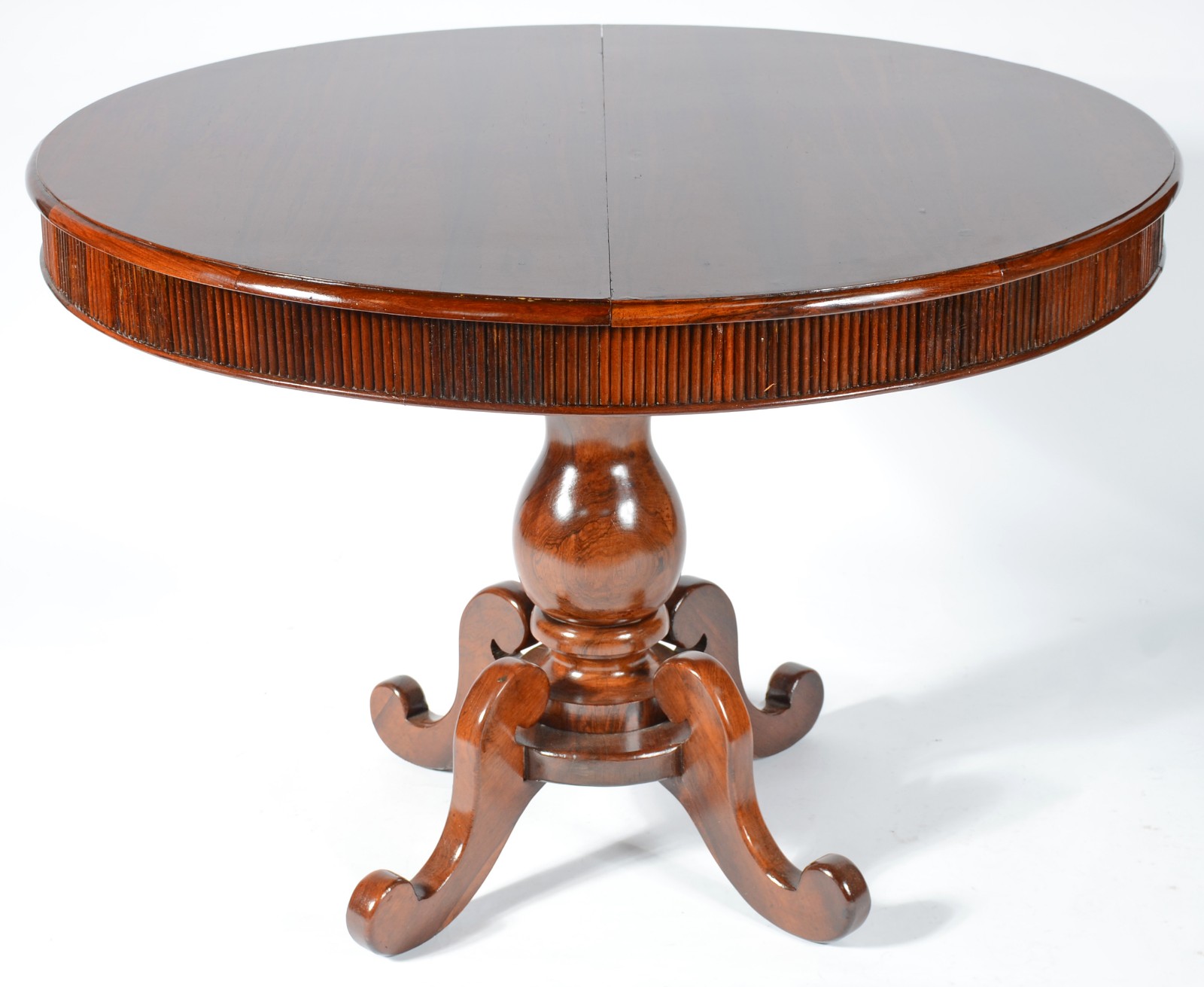 Mesa de madeira nobre no feitio redondo com tábua extensora (0,30 cm... - foto 1 de 6