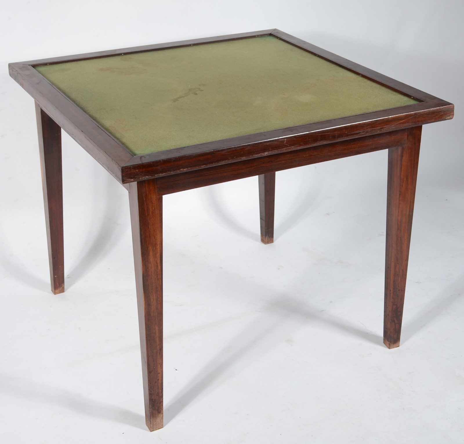 Mesa para jogo de madeira nobre, pés retos, tampo reversível... - foto 2 de 5