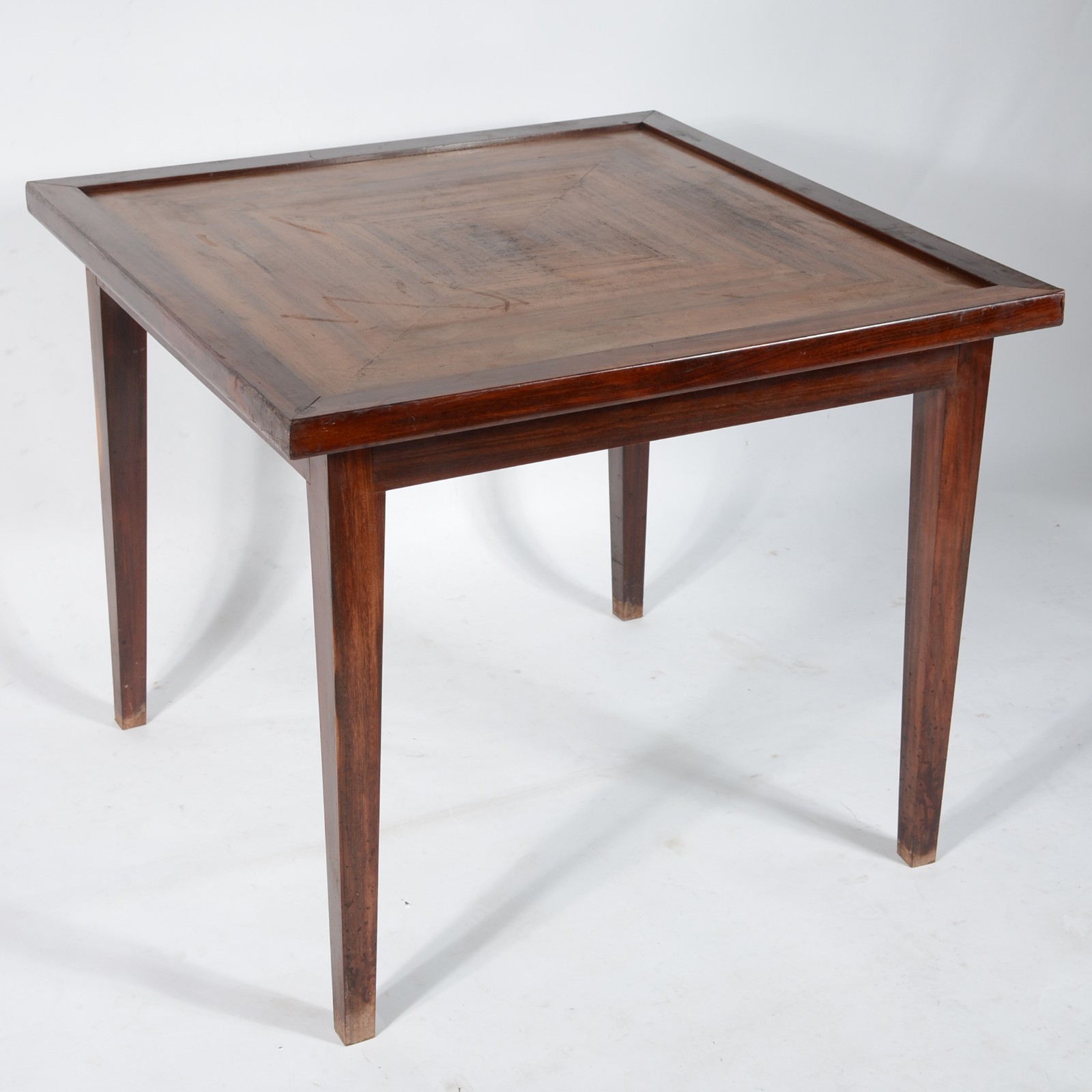 Mesa para jogo de madeira nobre, pés retos, tampo reversível... - foto 1 de 5