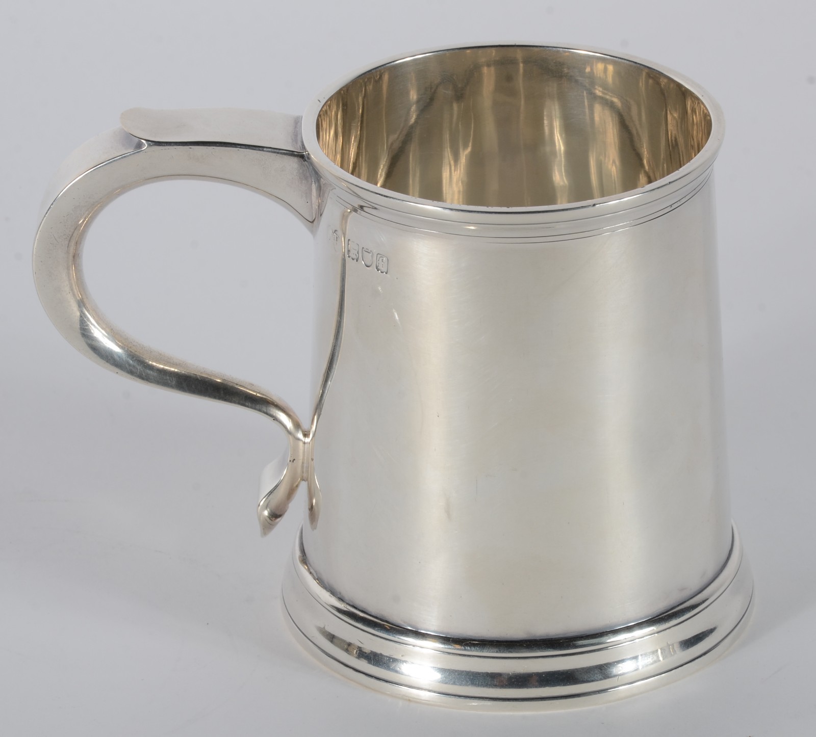 Tankard de prata inglesa contrastada, fundo de vidro. Peso total com... - foto 2 de 4