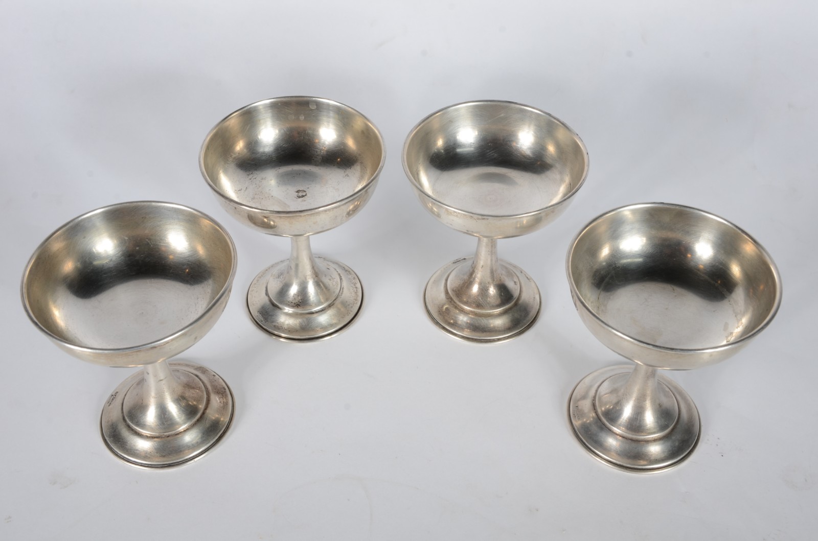 Conjunto com 4 taças para sorvete de prata, contraste Reis Porto... - foto 3 de 5