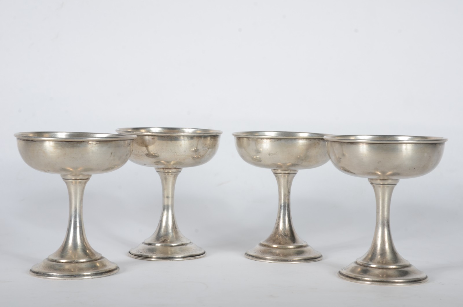 Conjunto com 4 taças para sorvete de prata, contraste Reis Porto... - foto 2 de 5