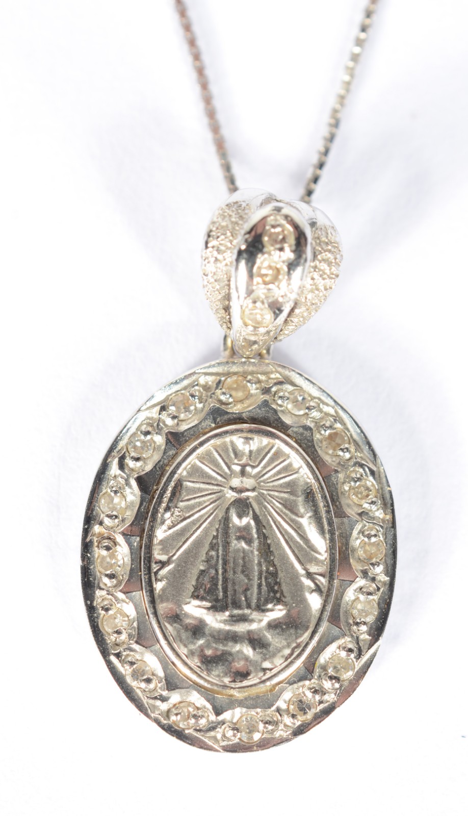 Colar de ouro branco com pendente de Nossa Senhora Aparecida... - foto 5 de 6