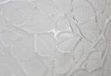 René Lalique (1860-1945), Feuilles de Charme - Par de apliques Art Deco de vidro satinado francês decorado com folhas em relevo. Assinados. Um deles lascado e outro com ponta colada. Ref: Reproduzi