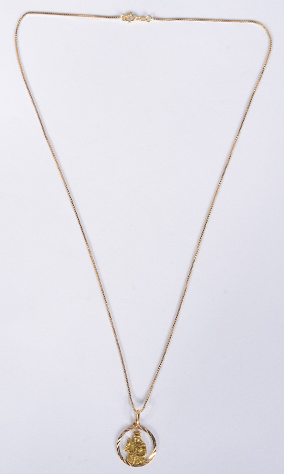 Colar com pendente Sacro de ouro 18 k., contraste 750 mls. (Por... - foto 2 de 4