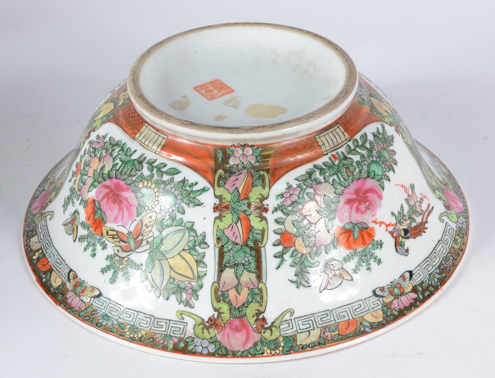 Bowl de porcelana chinesa decorada com flores em policromia. - foto 4 de 5