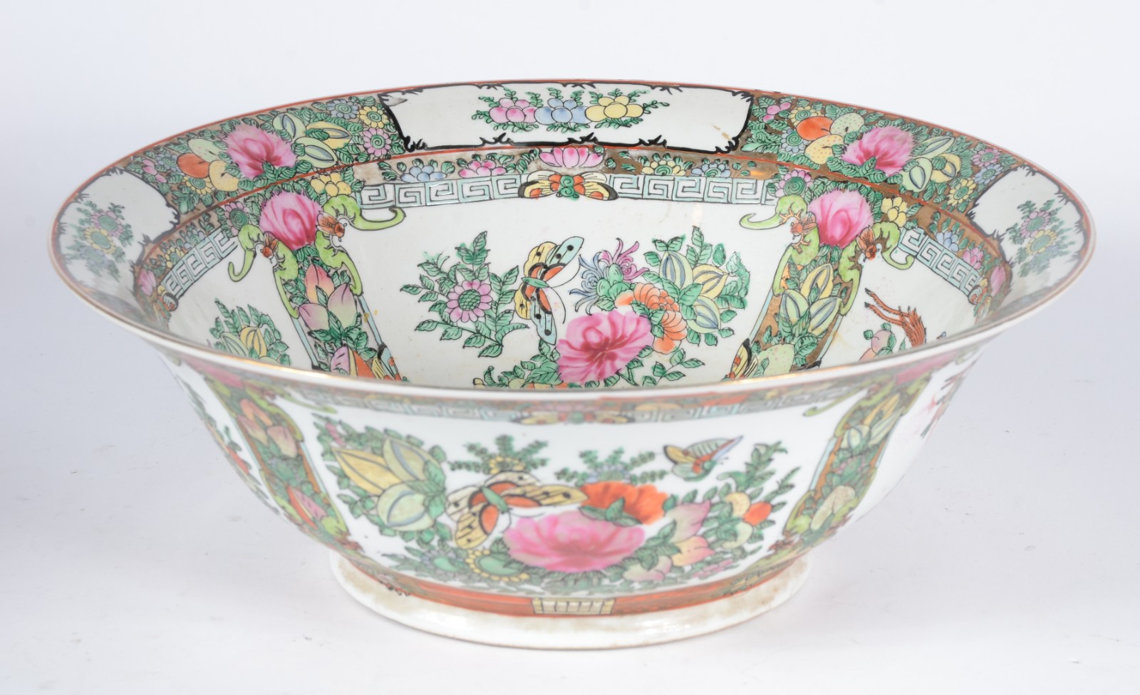 Bowl de porcelana chinesa decorada com flores em policromia. - foto 1 de 5