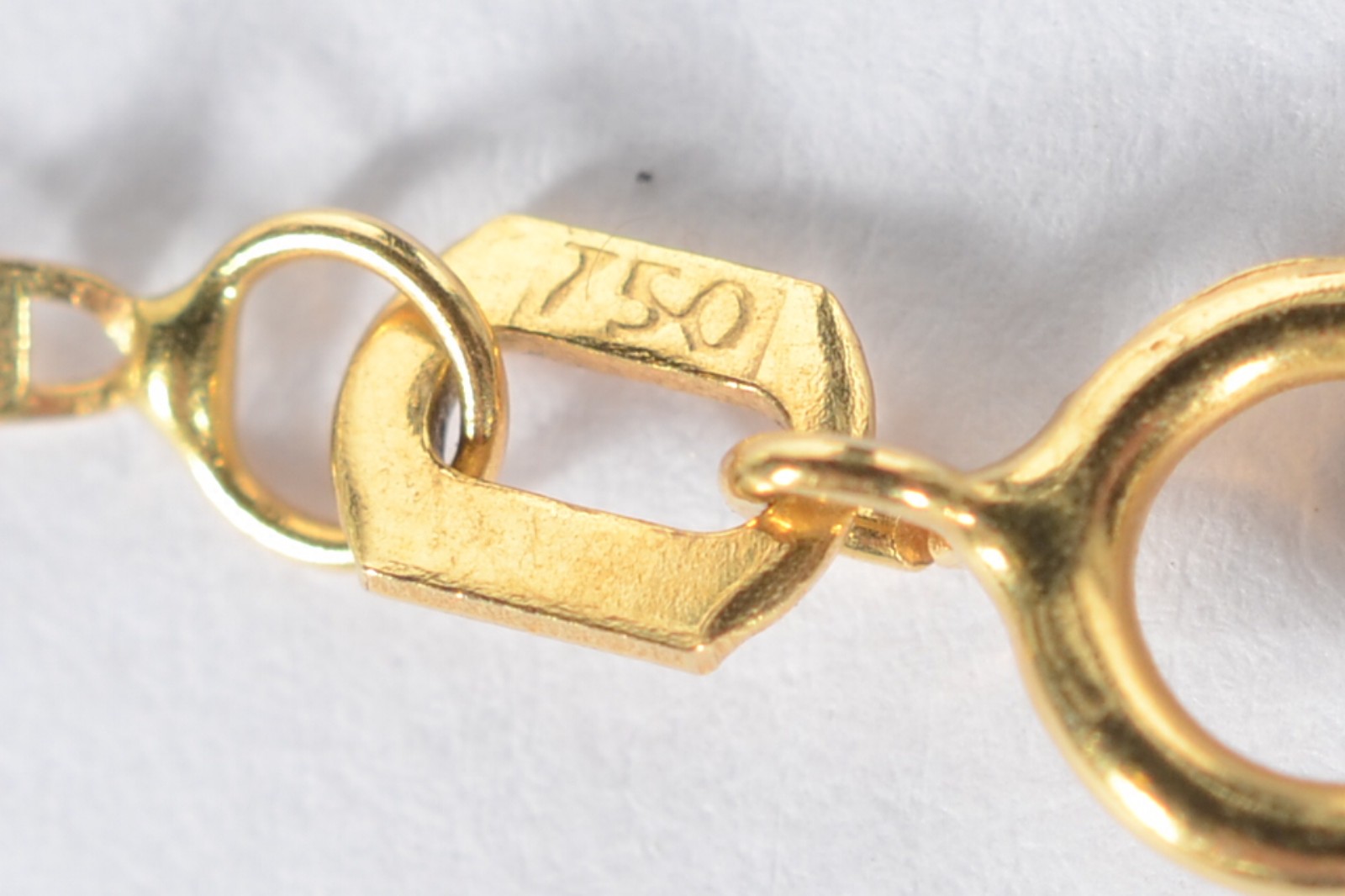 Gargantilha de ouro 18 k., contraste 750 mls com ponto de luz de... - foto 4 de 5