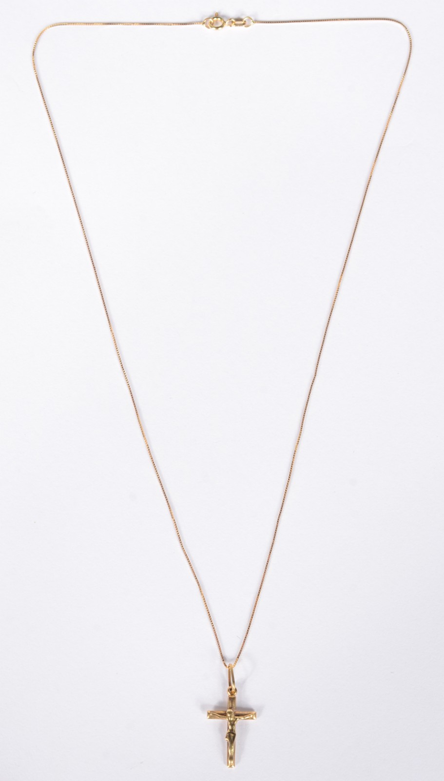 Colar com crucifixo de ouro 18 k., contraste 750 mls. (Por motivos de... - foto 2 de 5