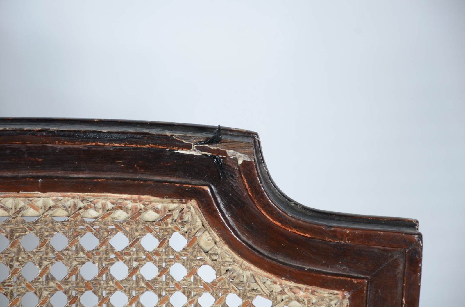 Conjunto com 7 cadeiras para mesa de jantar de madeira nobre com... - foto 2 de 9