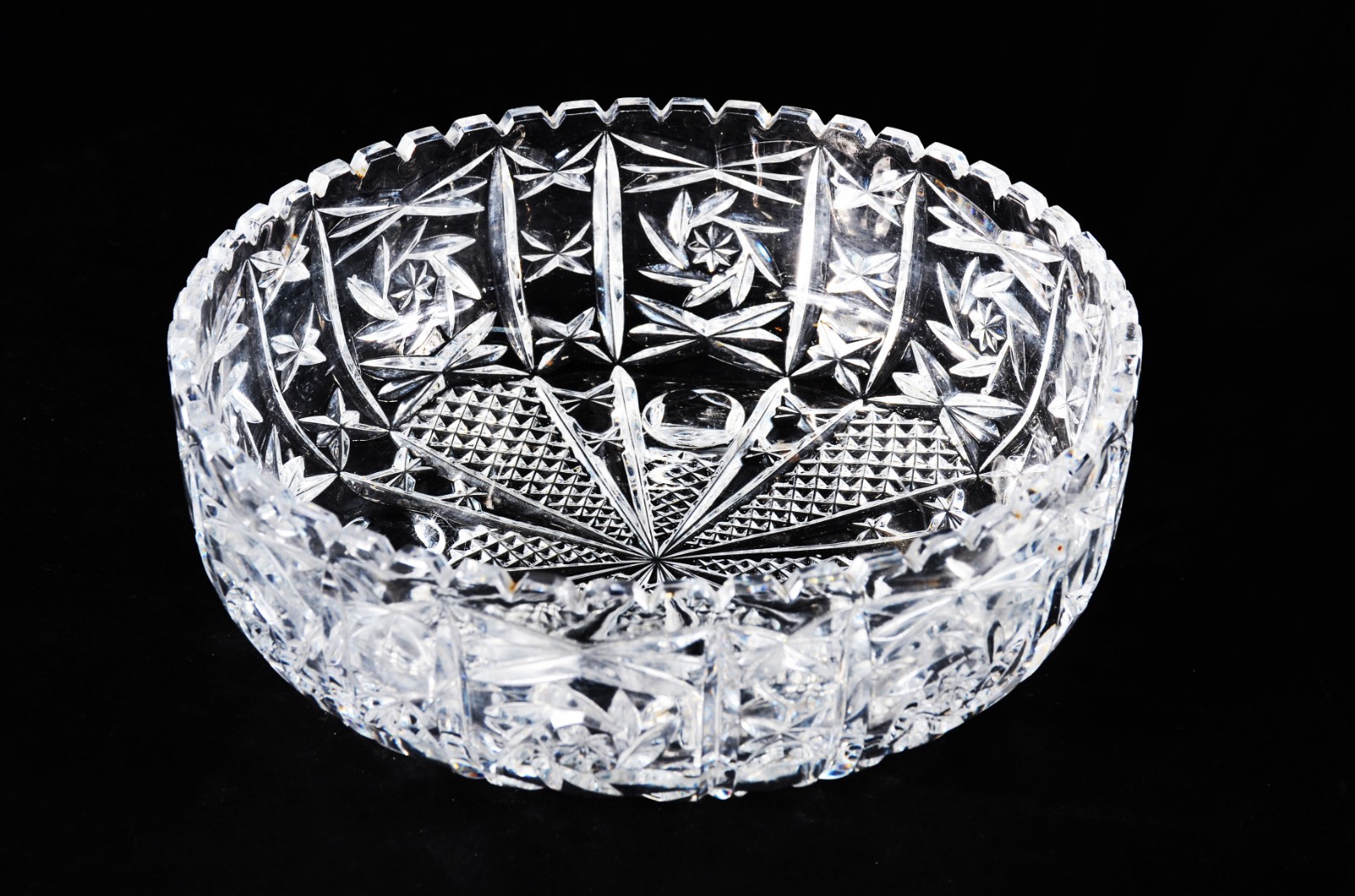 Três bowls de cristal tcheco lapidado. - foto 2 de 5