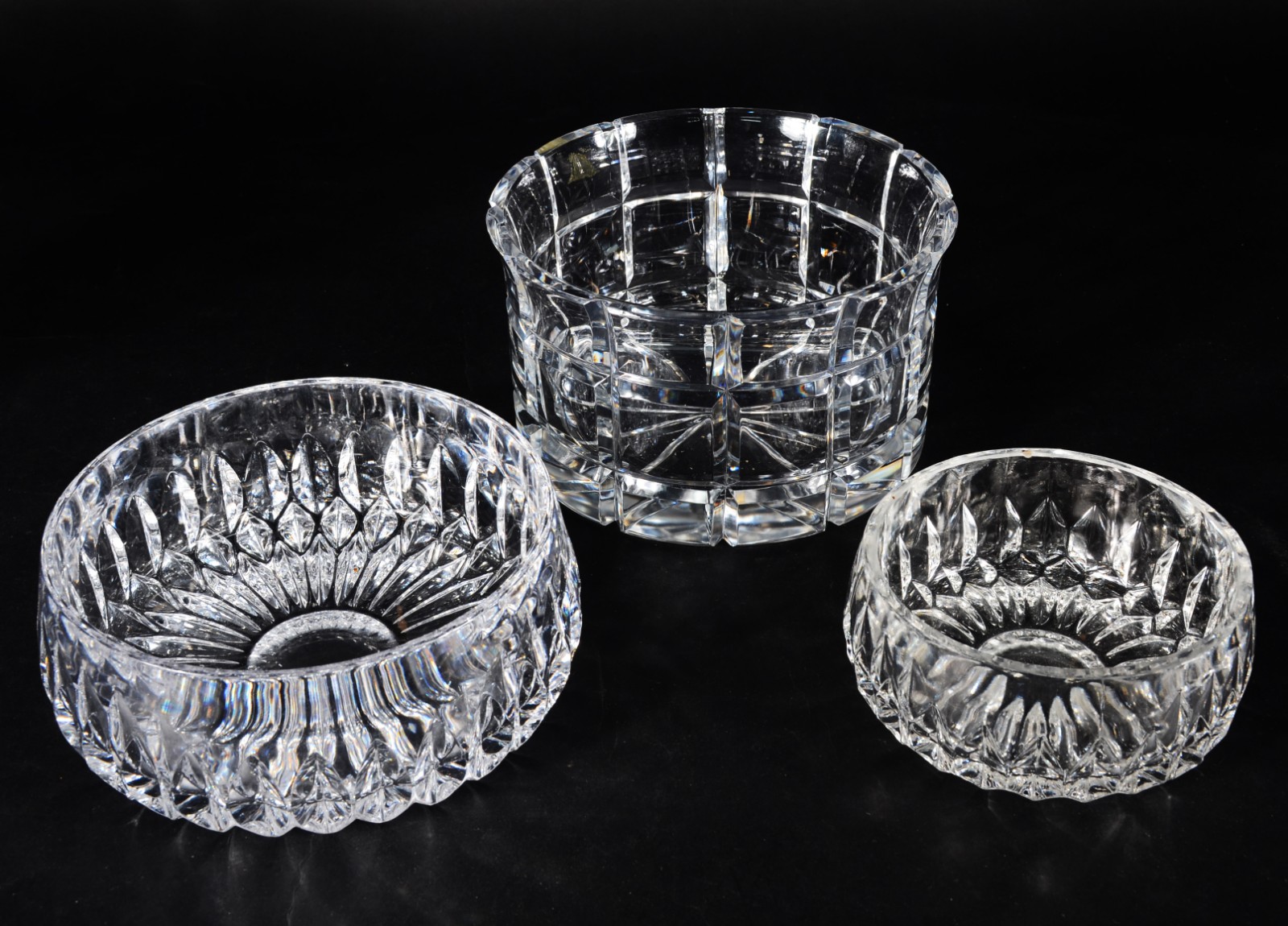 Três bowls de cristal europeu lapidado. - foto 1 de 6