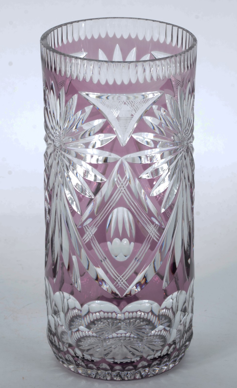 Vaso de cristal doublé lilás lapidado. - foto 2 de 4