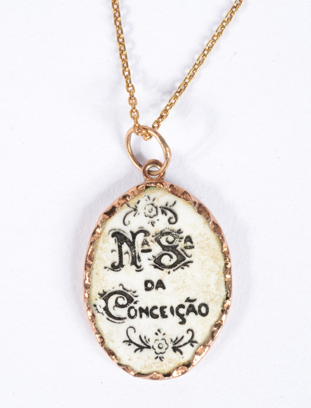 Colar de ouro 18 k., pendente de Nossa Senhora do Rosário da... - foto 3 de 6