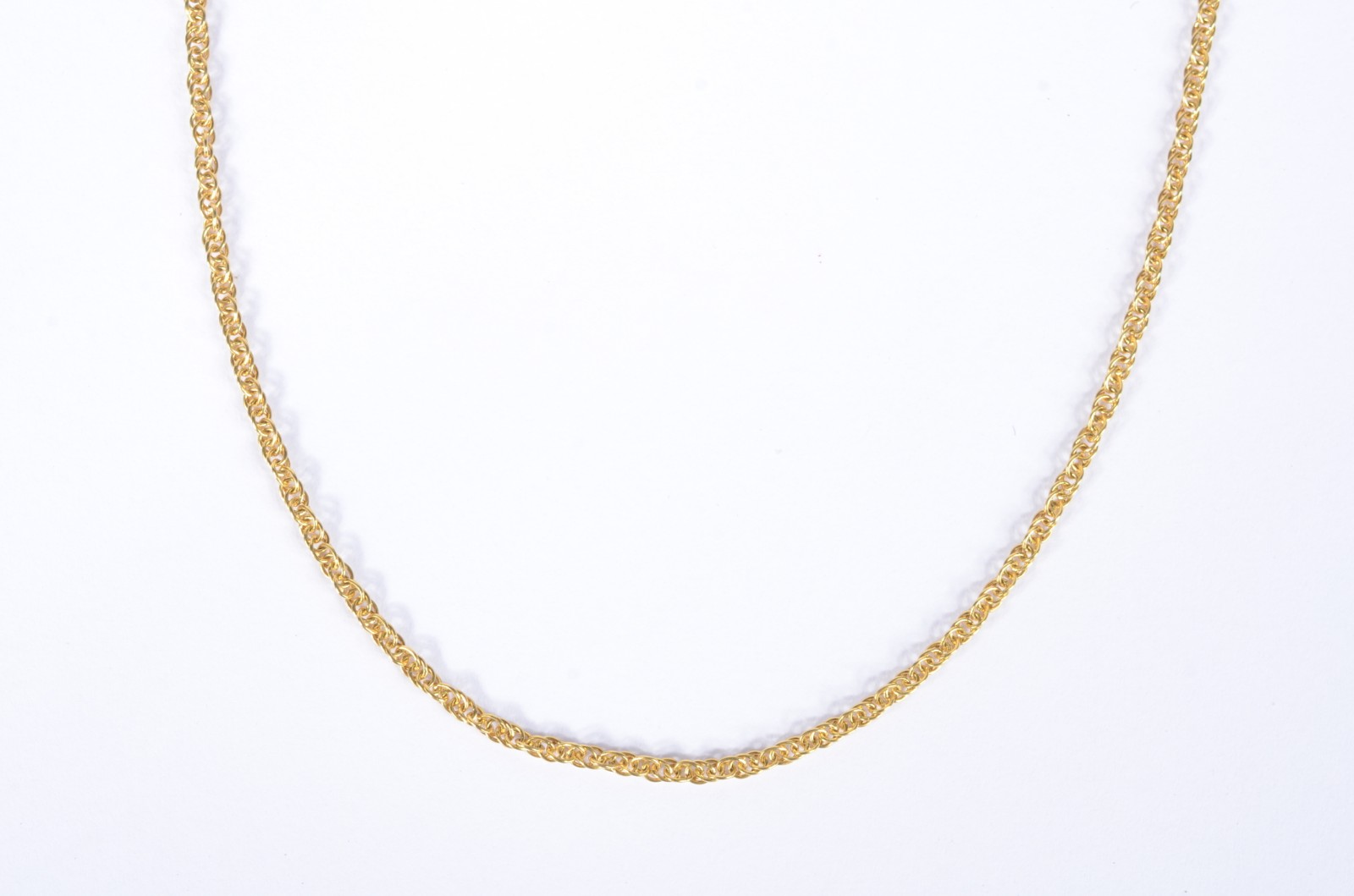 Colar de ouro 18 k., contraste 750 mls feitio malha. (Por motivos de... - foto 1 de 5