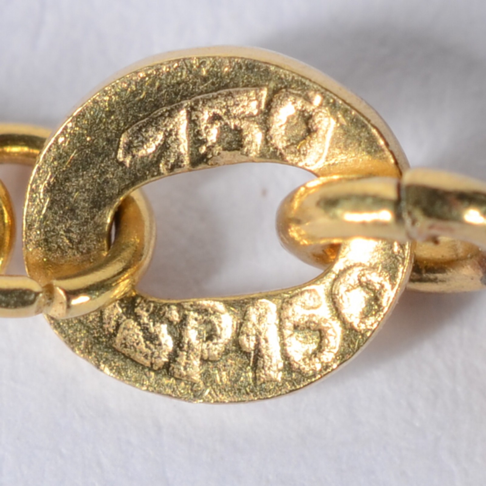Colar de ouro 18 k., contraste 750 mls feitio malha. (Por motivos de... - foto 4 de 5