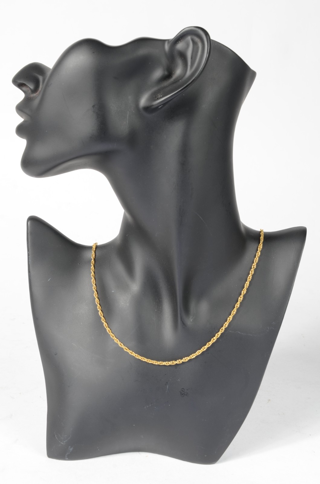 Colar de ouro 18 k., contraste 750 mls feitio malha. (Por motivos de... - foto 5 de 5