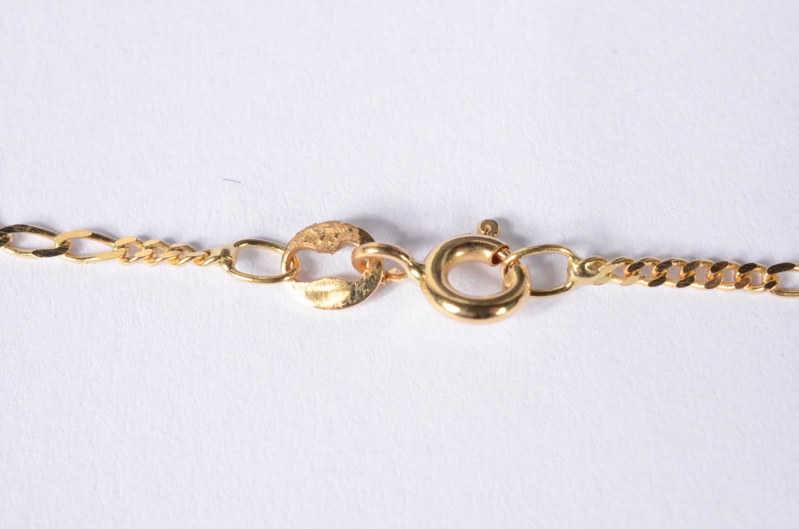 Colar de ouro 18 k., contraste 750 elós chatos. (Por motivos de... - foto 3 de 5