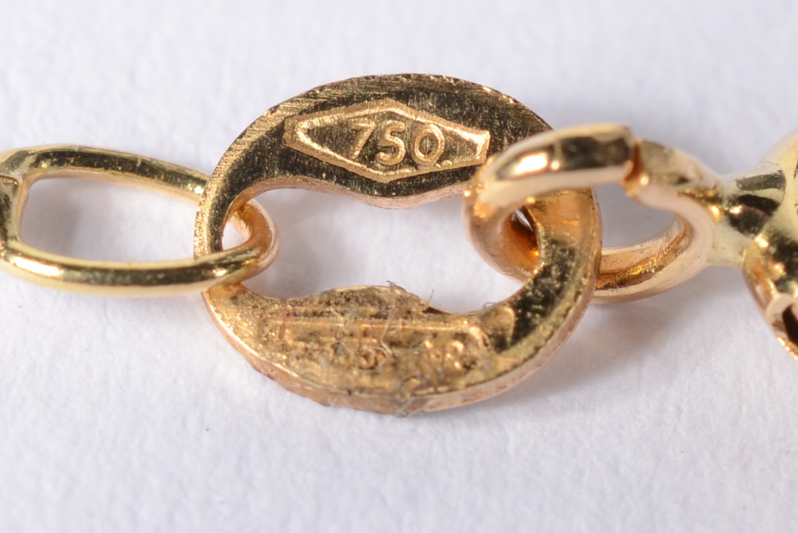 Colar de ouro 18 k., contraste 750 elós chatos. (Por motivos de... - foto 4 de 5