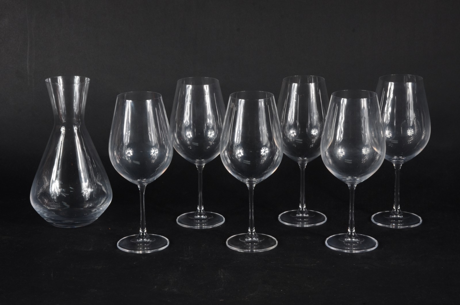 Conjunto com seis taças de cristal para vinho tinto, 690 ml e... - foto 1 de 3