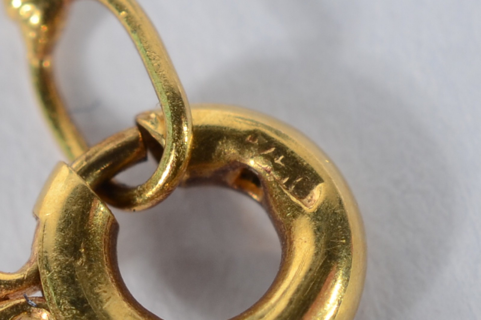 Colar com pendente na forma de coração com inscrição "Te Amo" de ouro... - foto 4 de 7