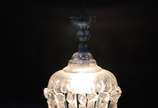 Lustre de cristal com contas lapidadas. - Lustre de cristal com contas lapidadas.