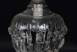 Lustre de cristal com contas lapidadas. - Lustre de cristal com contas lapidadas.