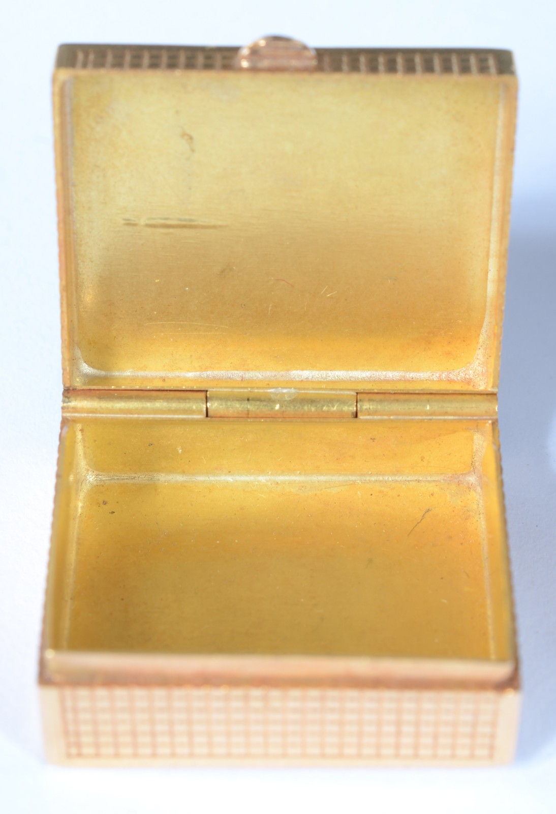 Caixinha porta pílula de ouro 18 k. (Por motivos de segurança a peça... - foto 3 de 6