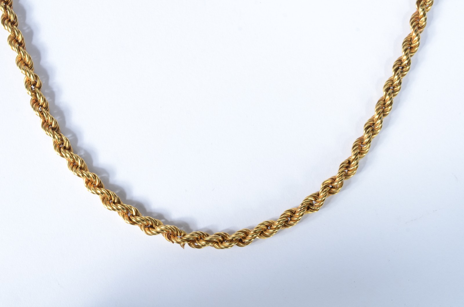 Colar de ouro 18 k. feitio corda. (Por motivos de segurança a peça... - foto 2 de 6