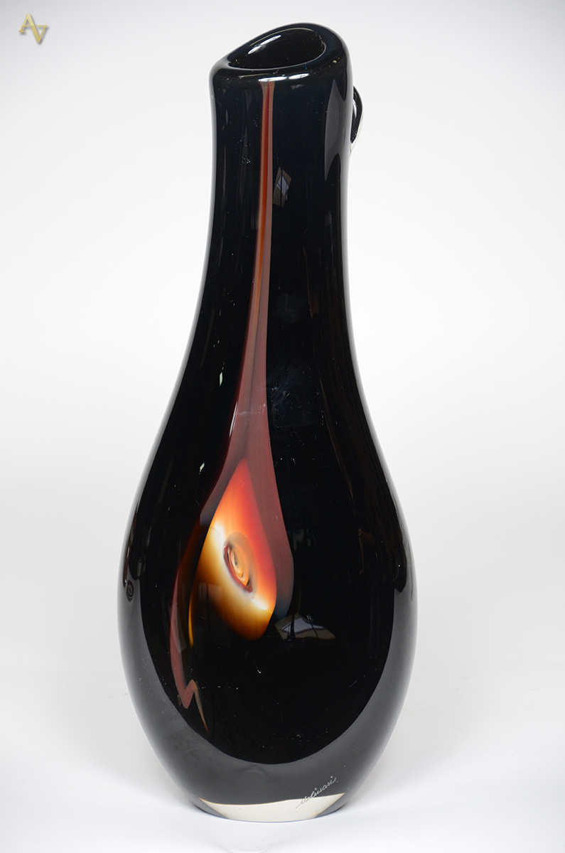 Vaso de murano MOLINARI na cor negra com mesclas coloridas, assinado... - foto 1 de 3