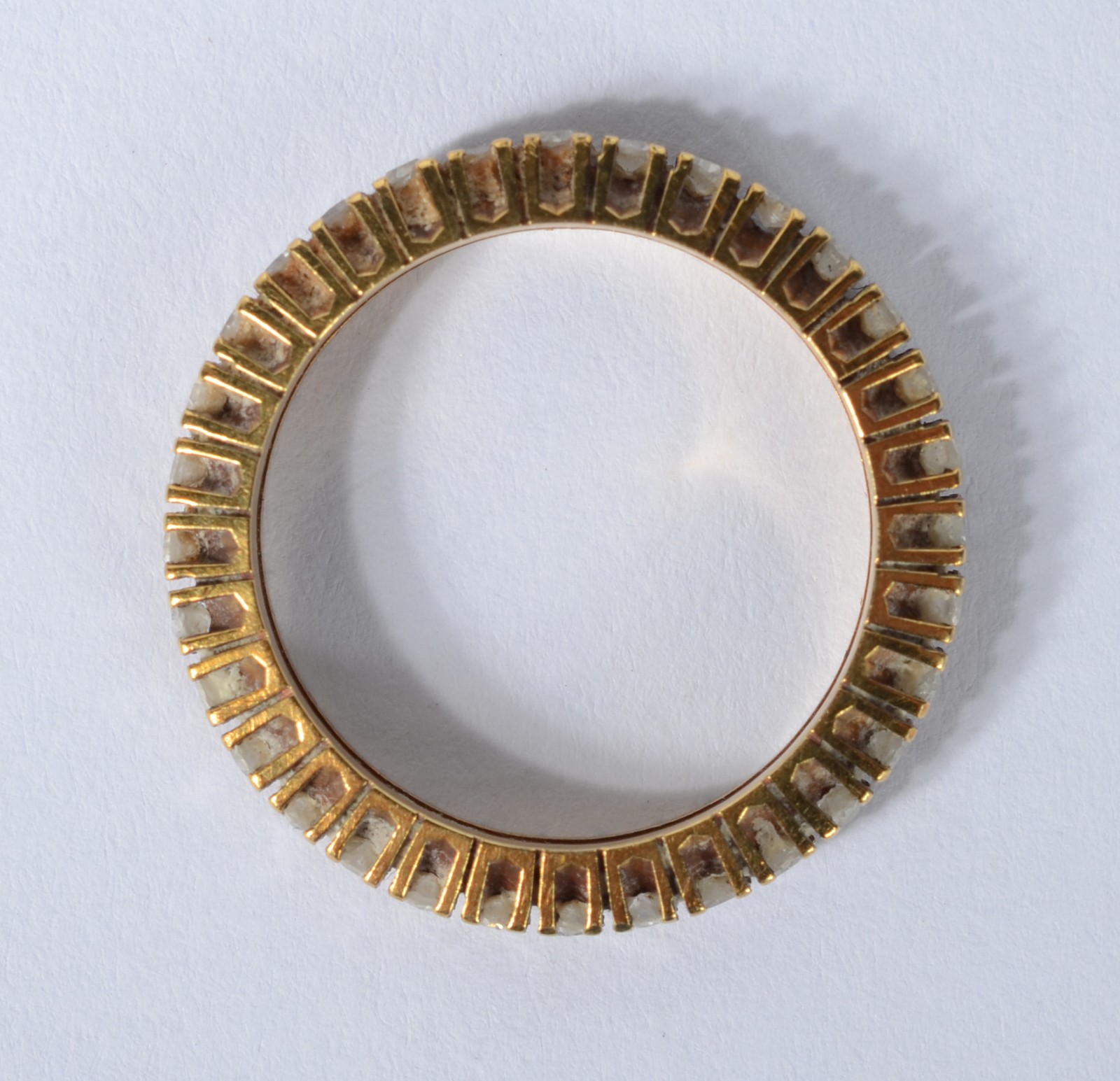 Aliança completa de ouro 18 k., com brilhantes. Aro 14. (Por motivos... - foto 4 de 5