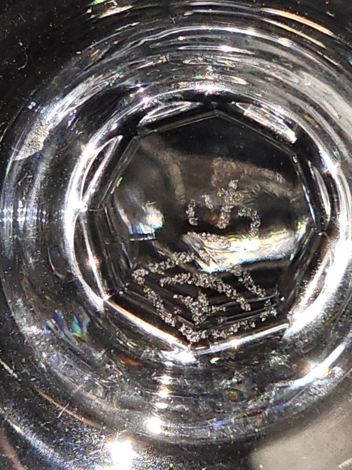 Parte de serviço de cristal facetado, composto de: 8 taças baixas... - foto 3 de 3