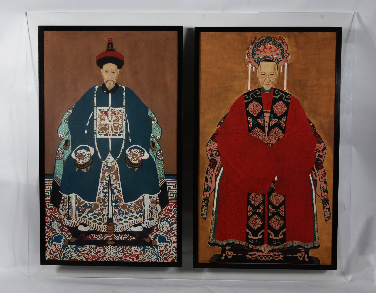 Par de grandes retratos de figuras da nobreza pintados sobre madeira... - foto 2 de 3