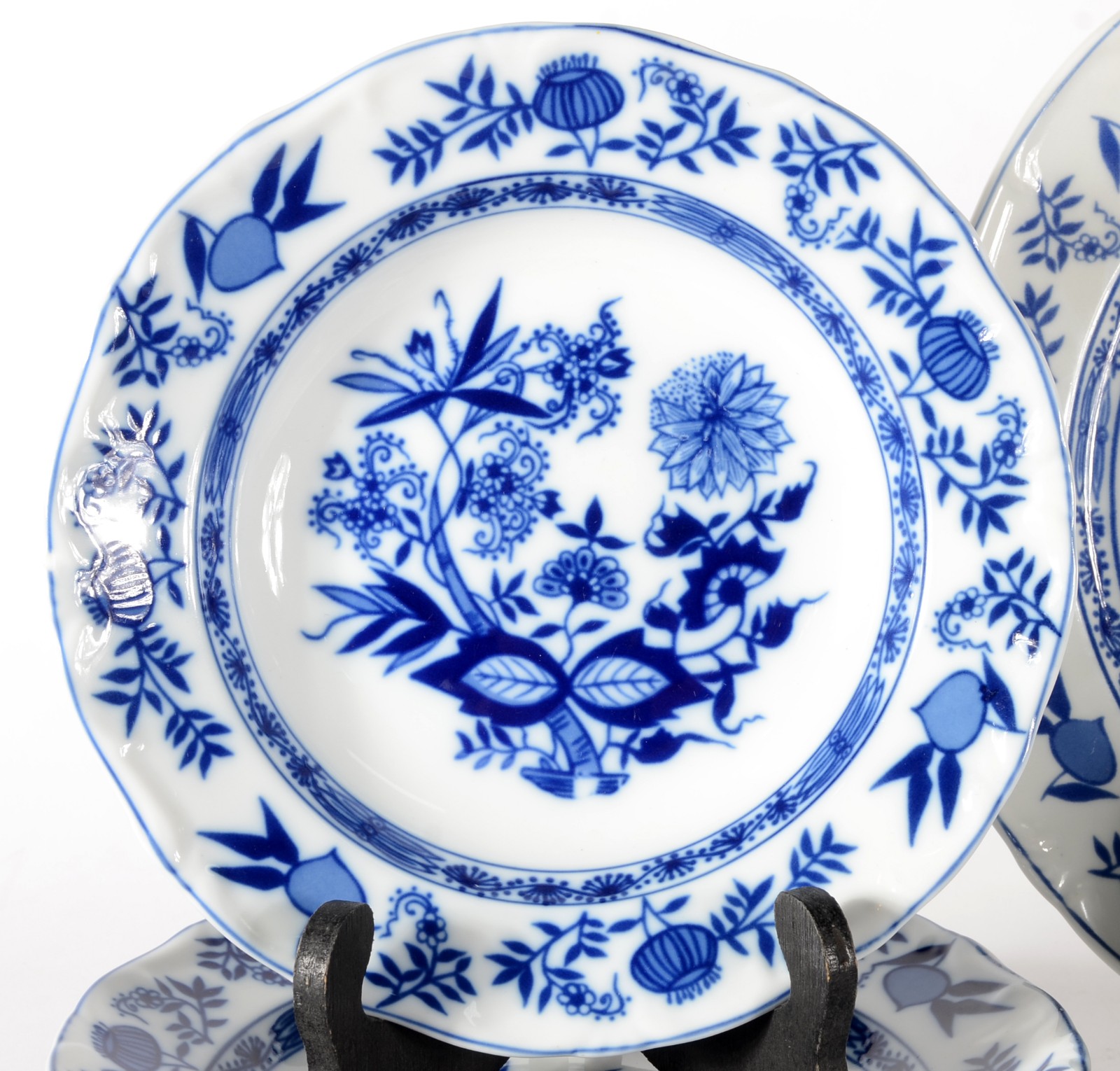 Serviço de jantar de porcelana "cebolinha", composto de: 11 pratos... - foto 7 de 11