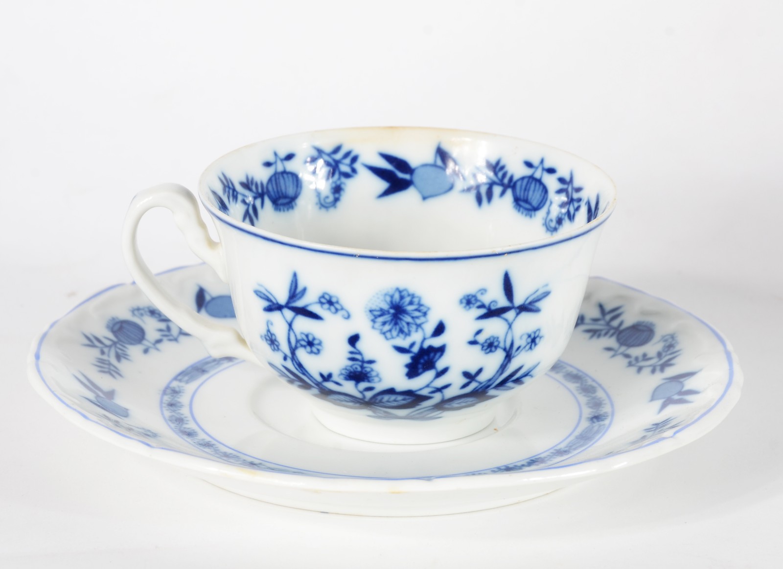 Serviço de jantar de porcelana "cebolinha", composto de: 11 pratos... - foto 4 de 11
