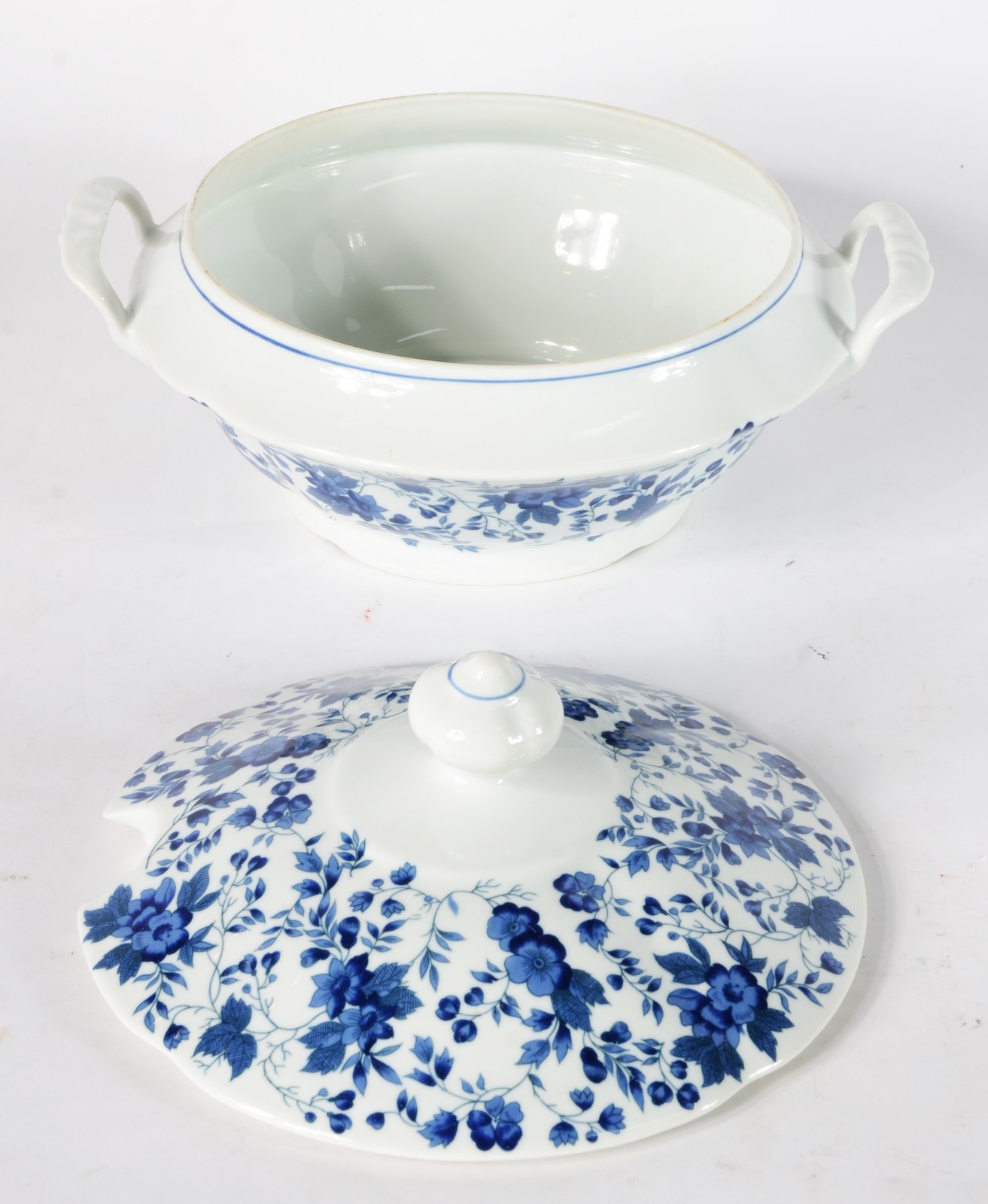 Serviço de jantar de porcelana "cebolinha", composto de: 11 pratos... - foto 8 de 11