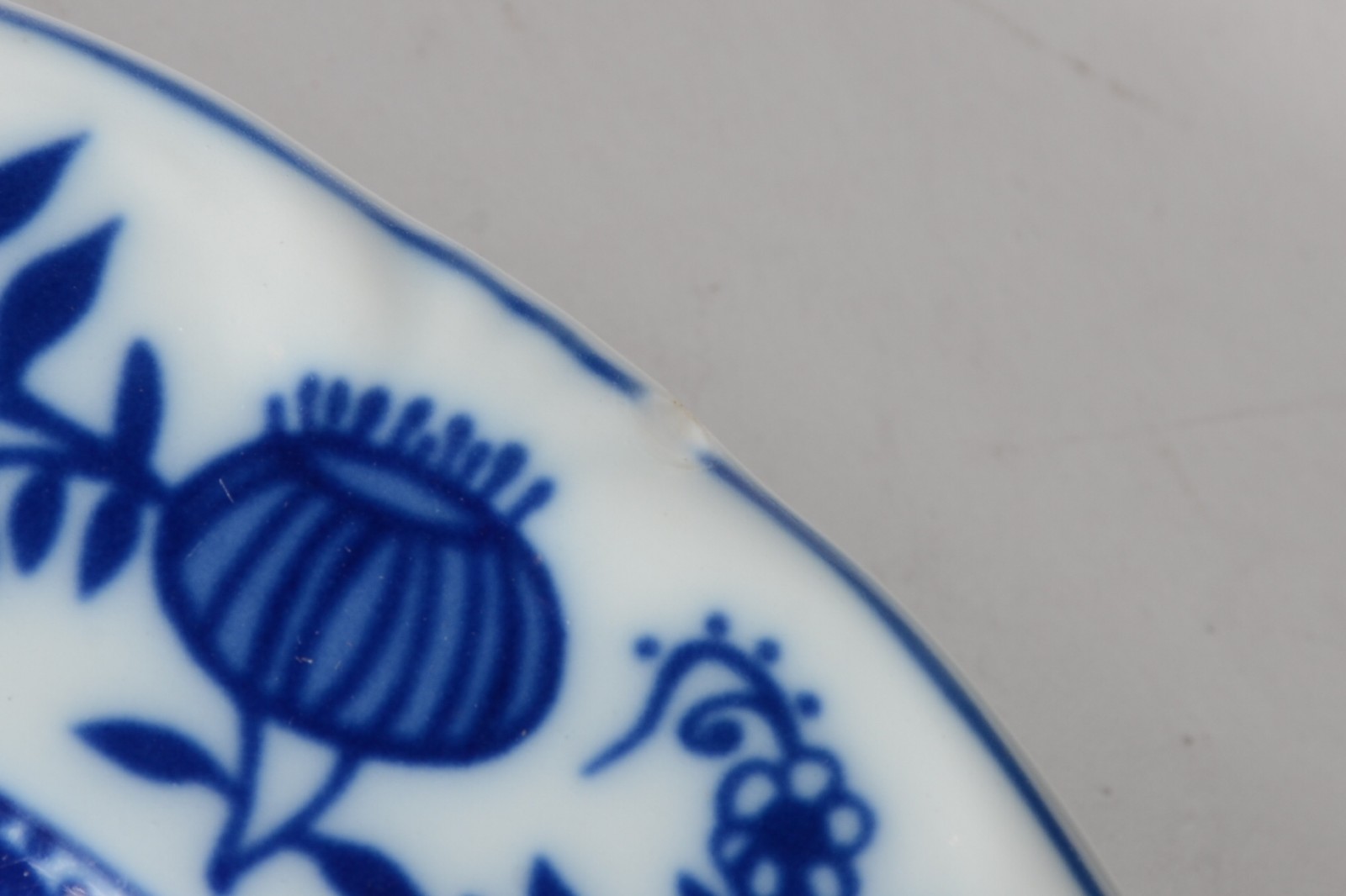 Serviço de jantar de porcelana "cebolinha", composto de: 11 pratos... - foto 9 de 11