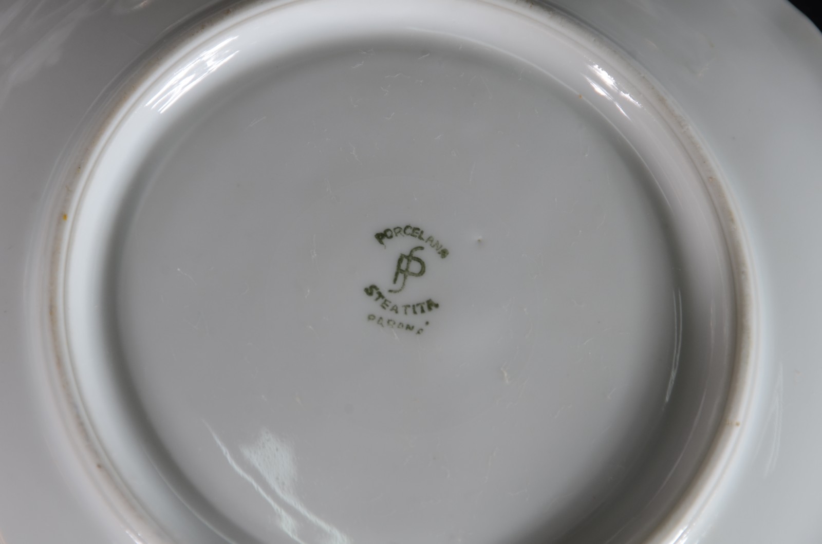 Pequeno serviço de chá, composto de: 4 xícaras de com pires, bule... - foto 6 de 8