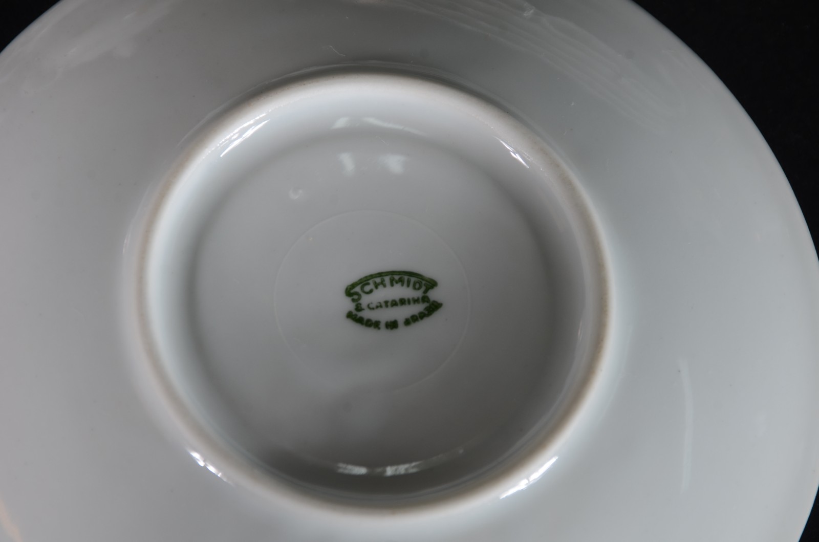 Pequeno serviço de chá, composto de: 4 xícaras de com pires, bule... - foto 7 de 8