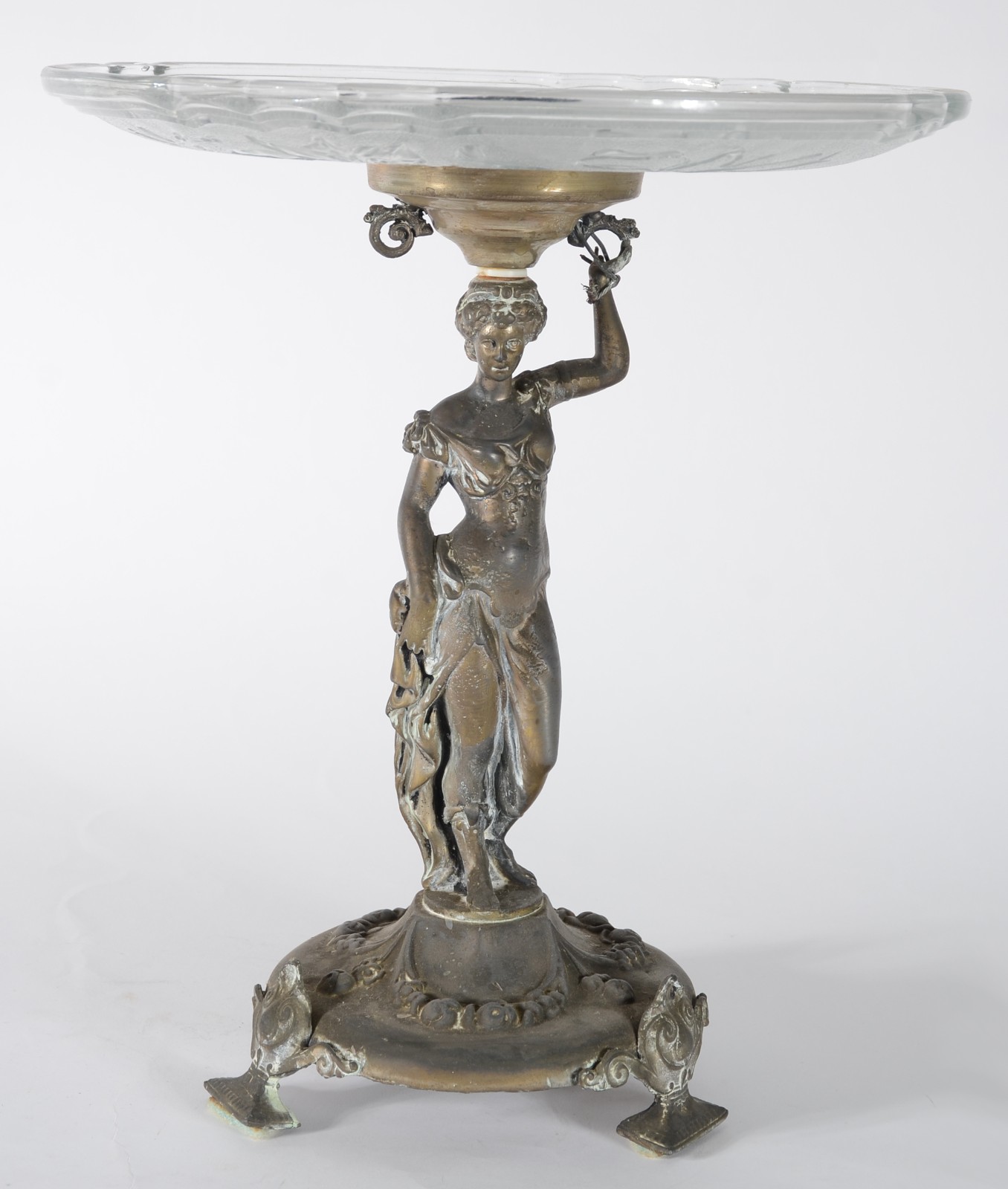 Fruteira com base de metal representando figura feminina e prato de... - foto 1 de 5