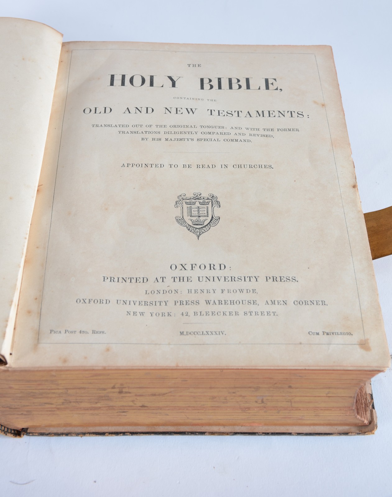 Holy Bible - foto 3 de 8