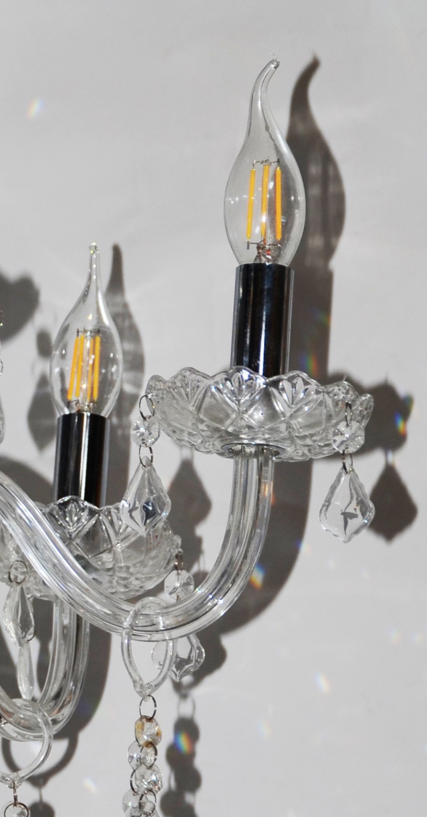 Lustre para 6 luzes de cristal com contas e pingentes lapidados. - foto 3 de 3