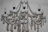 Lustre de overlay para 8 luzes com pingentes de... - Lustre de overlay para 8 luzes com pingentes de cristal lapidado.