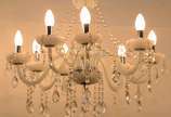 Lustre de overlay para 8 luzes com pingentes de... - Lustre de overlay para 8 luzes com pingentes de cristal lapidado.