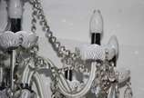 Lustre de overlay para 8 luzes com pingentes de... - Lustre de overlay para 8 luzes com pingentes de cristal lapidado.