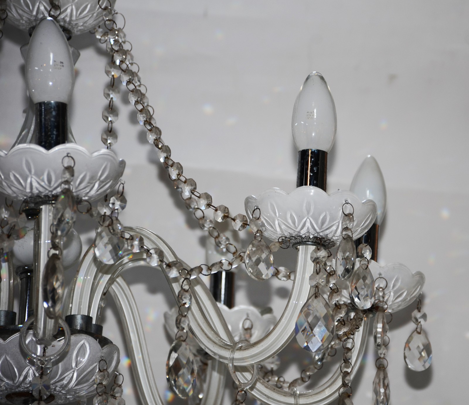 Lustre de overlay para 8 luzes com pingentes de cristal lapidado. - foto 3 de 3