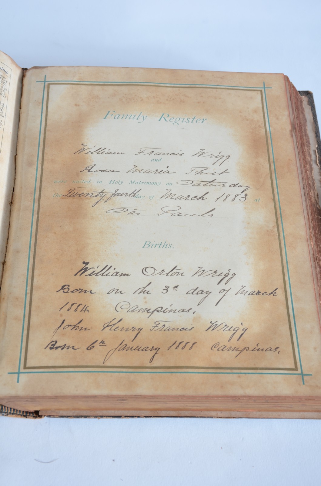 Holy Bible - foto 2 de 8