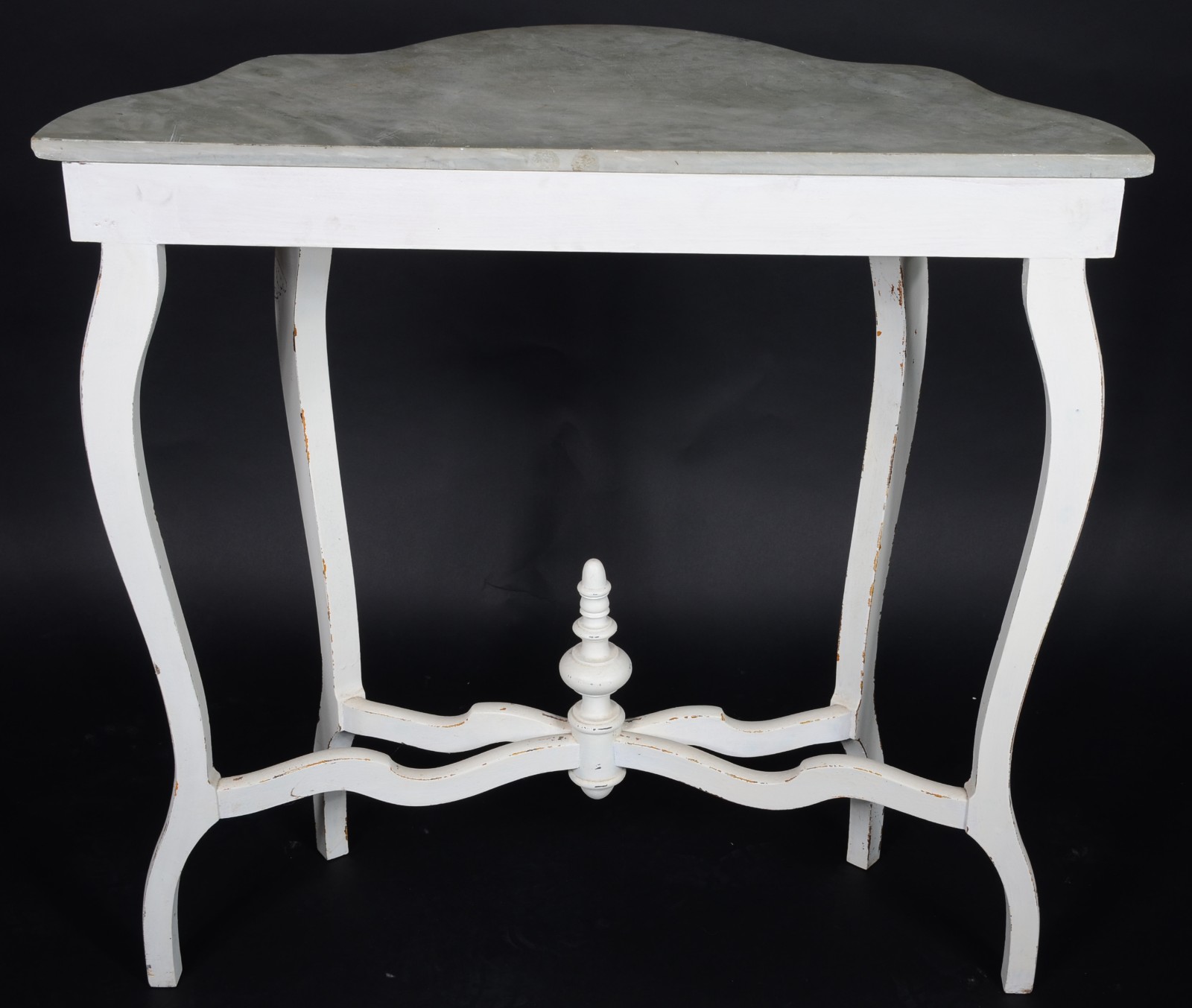 Console de madeira pintada de branco, tampo de mármore, saia... - foto 4 de 5