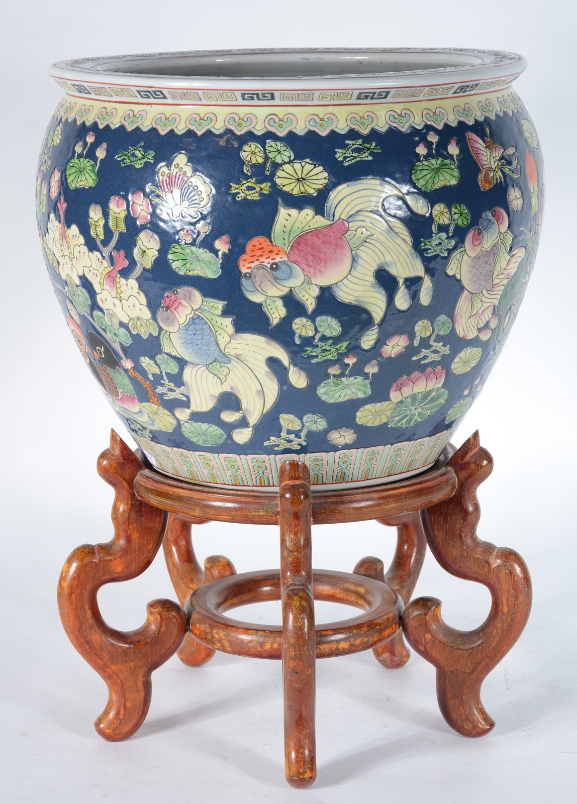 Aquário de porcelana chinesa decorado com animais estilizados e... - foto 1 de 4