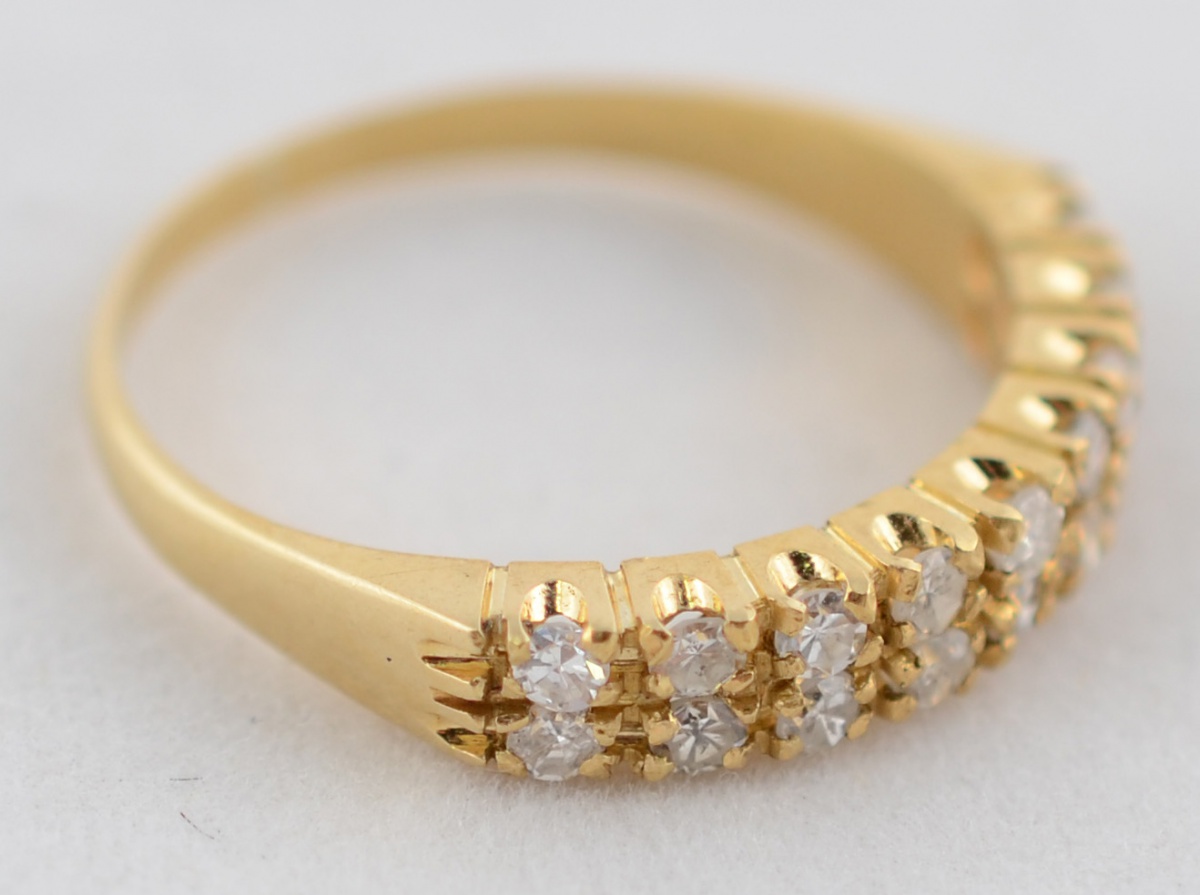 Anel de ouro amarelo 18 k com 20 brilhantes. Peso total 2,5 g - Aro... - foto 1 de 2